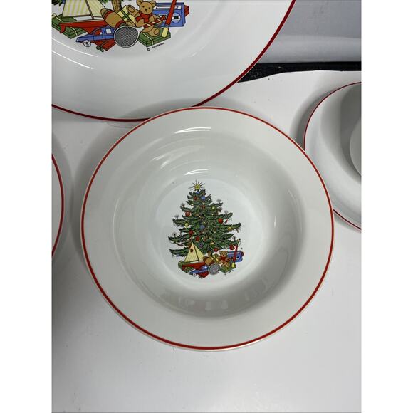 Cuthbertson American Christmas Tree Red Trim 5 Piece Place Setting, Very Good... - Picture 3 of 10
